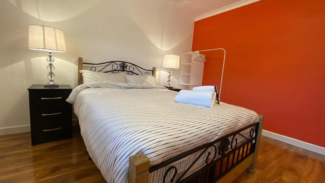 B&B Grand Heights Suites 런던 영국