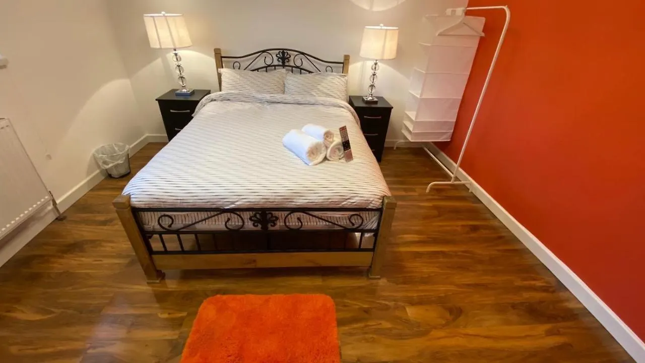Grand Heights Suites 런던 B&B