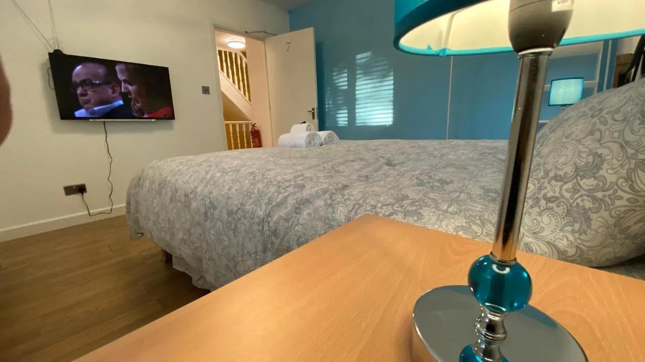 Grand Heights Suites 런던